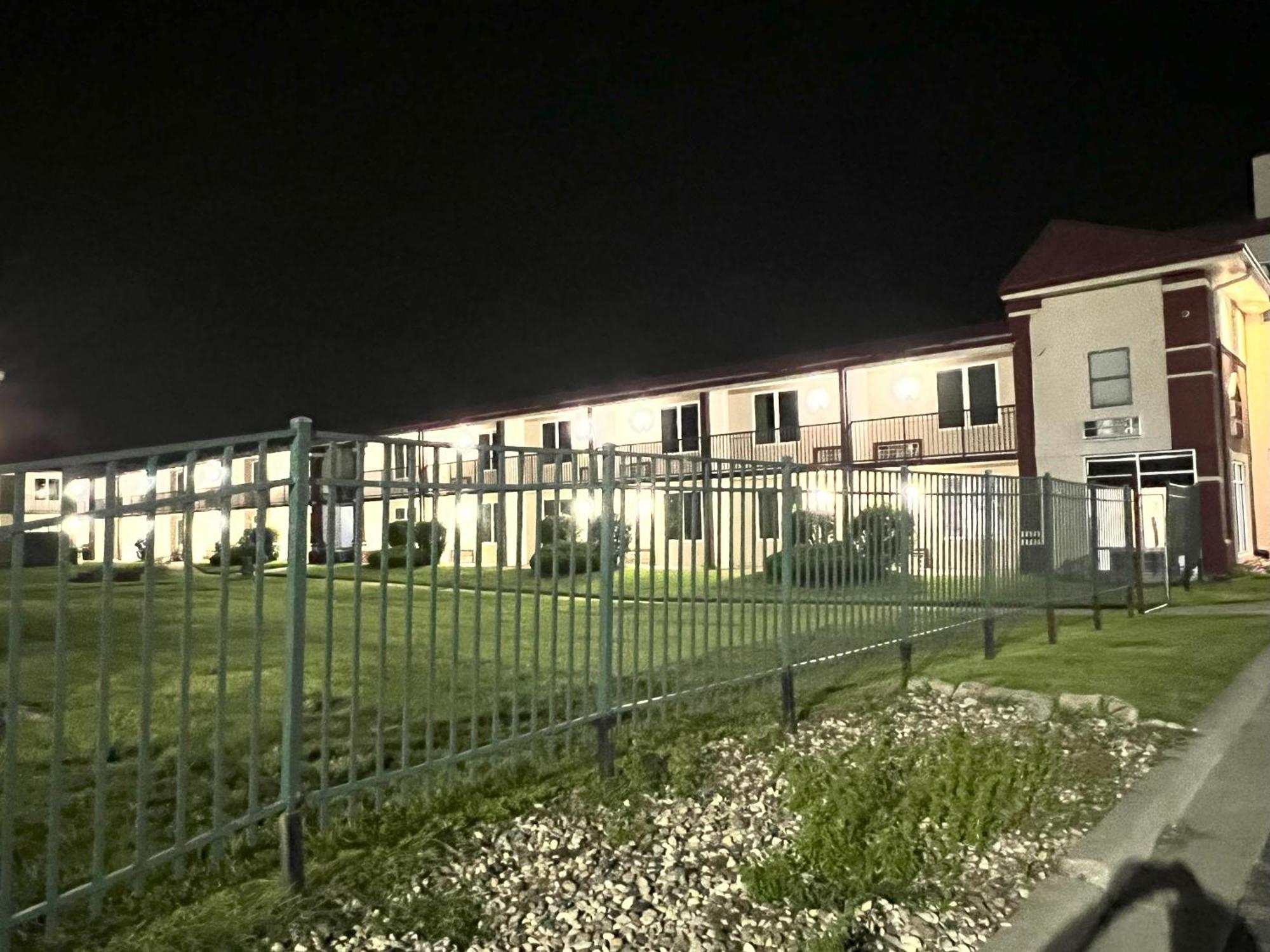 Countryside Suites Kansas City Independence I-70 East Sports Complex Hotel Екстер'єр фото